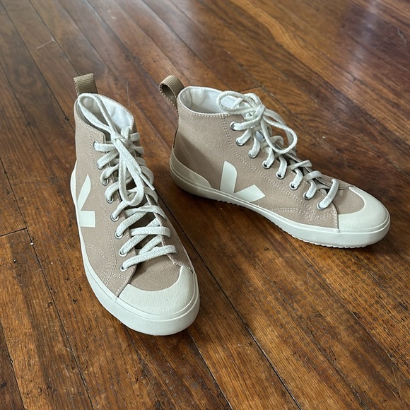 Veja High-Top Sneakers in Beige and Cream - Picture 2 of 7